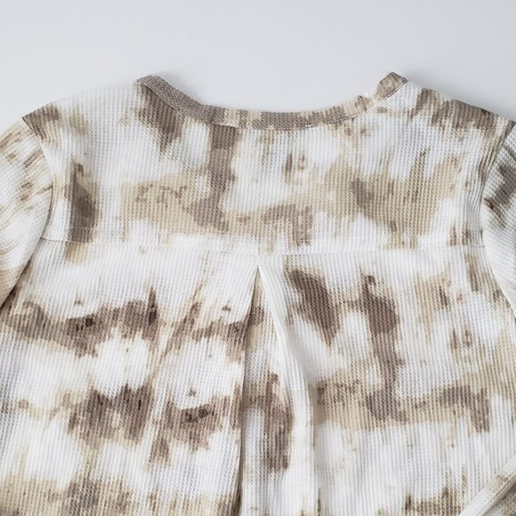 AMERICAN RAG Framed Henley Tie Dye Top - Picture 4 of 10